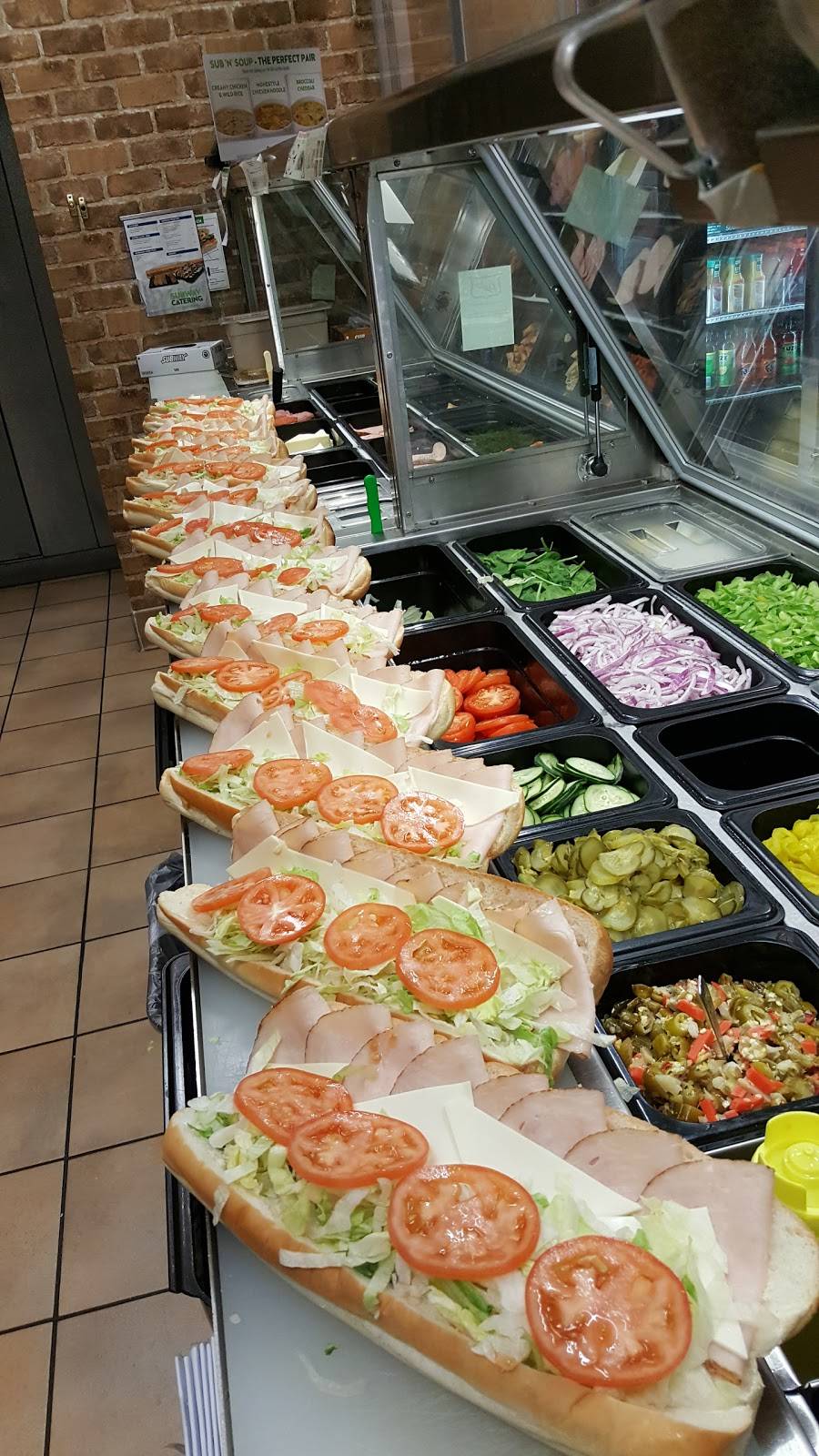 Subway Restaurants | restaurant | 6044 S Western Ave, Chicago, IL 60636, USA | 7739254450 OR +1 773-925-4450