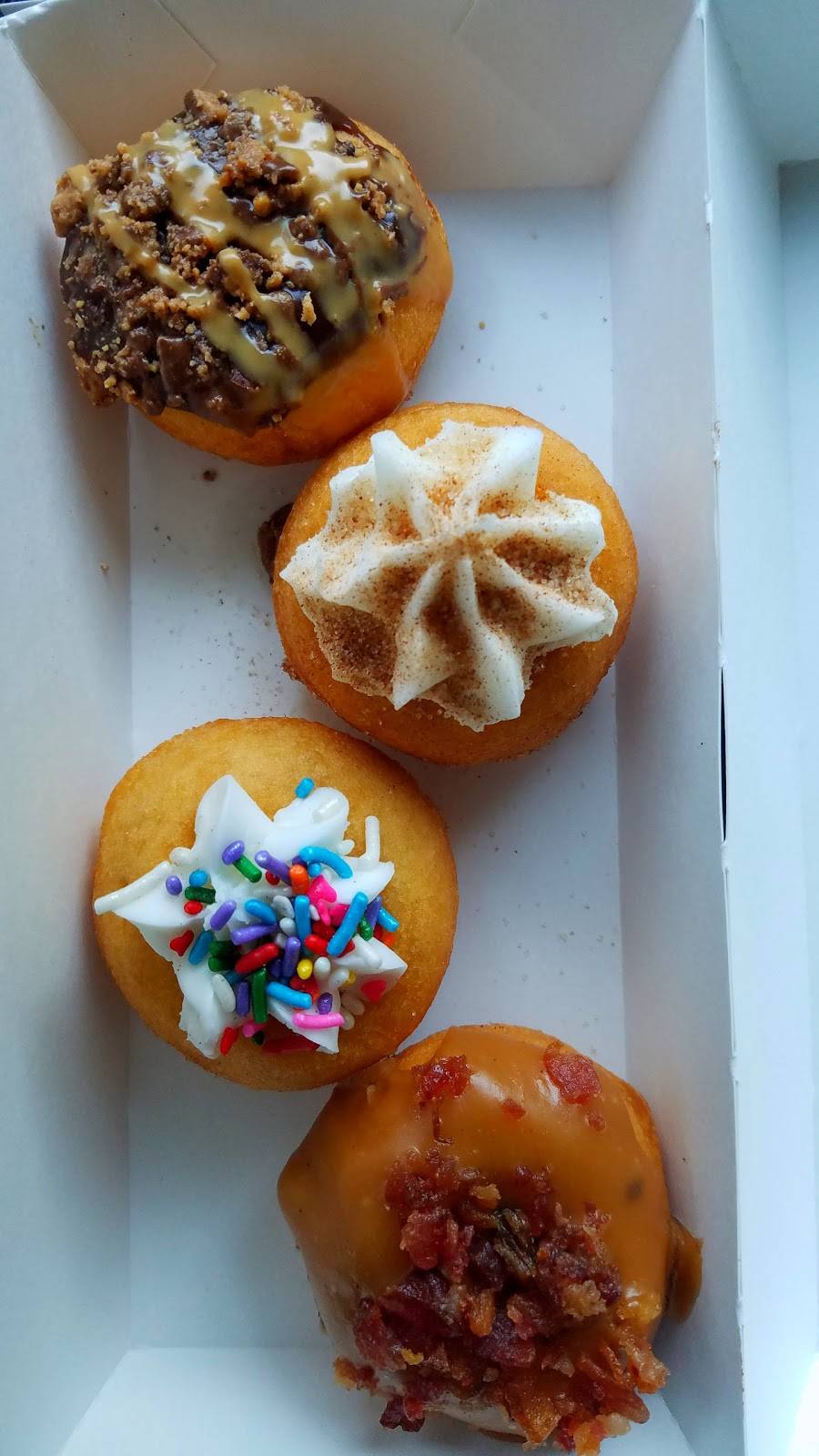 Remis Minis | cafe | 11267 Winthrop Main St, Riverview, FL 33578, USA | 8135257282 OR +1 813-525-7282