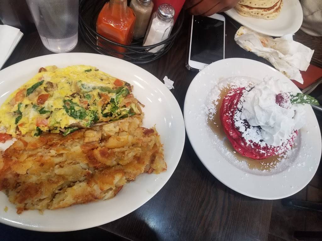 Champs Diner | meal takeaway | 1539 Cecil B. Moore Ave, Philadelphia, PA 19121, USA | 2157690995 OR +1 215-769-0995