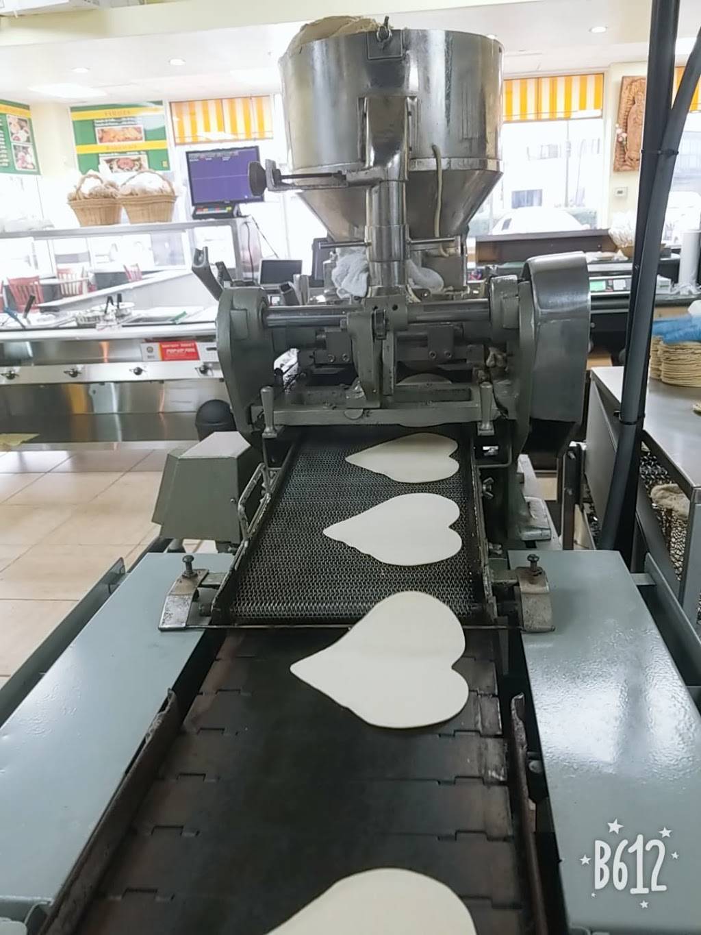 La Reyna Tortilleria Little York | meal takeaway | 141 Little York Rd, Houston, TX 77076, USA | 7136998222 OR +1 713-699-8222