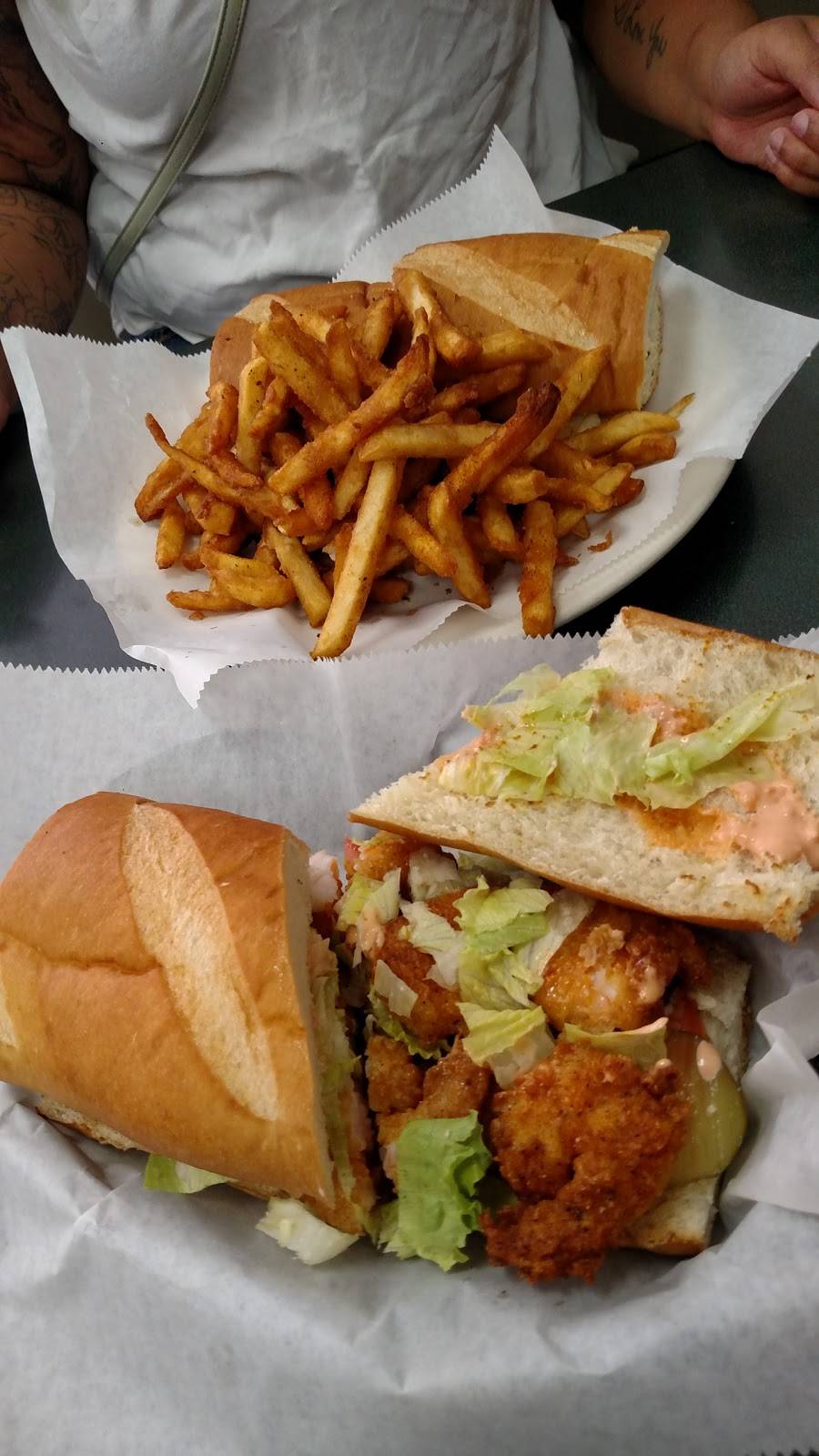 Gumbos | restaurant | 53 N Walnut St, Mt Clemens, MI 48043, USA | 5863073100 OR +1 586-307-3100