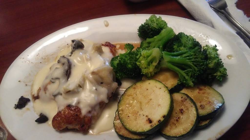 Ruby Tuesday | restaurant | 808 Academy Dr, Bessemer, AL 35022, USA | 2054253152 OR +1 205-425-3152