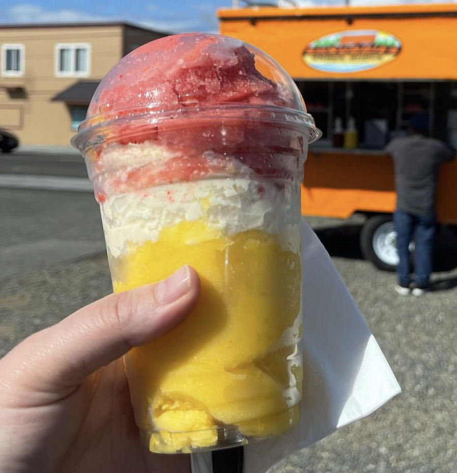 Shruggies Snack Shack | restaurant | 284 L St, Crescent City, CA 95531, USA | 9169958287 OR +1 916-995-8287