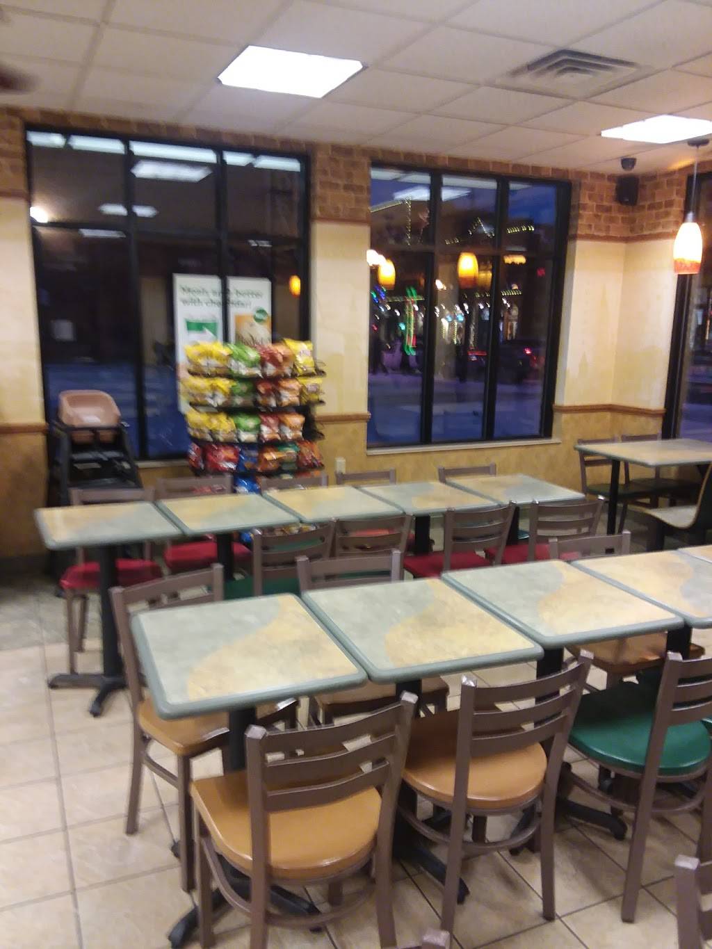 Subway | restaurant | 202 3rd St S, La Crosse, WI 54601, USA | 6087857827 OR +1 608-785-7827