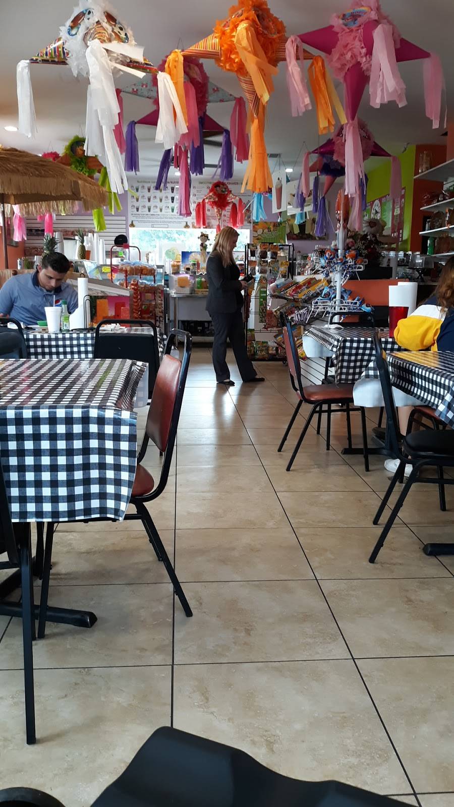 La Victoria Paleteria Ice Cream Shop & Restaurant | restaurant | 155 W Cowboy Way, LaBelle, FL 33935, USA | 8636747146 OR +1 863-674-7146