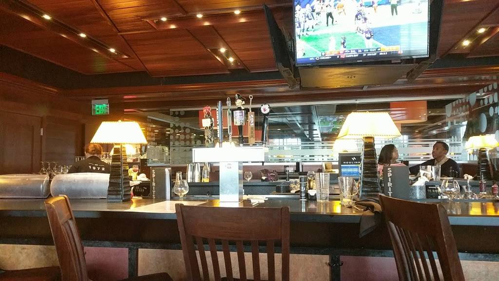 Houlihans | restaurant | 8240 Gateway Overlook Dr, Elkridge, MD 21075, USA | 4107826016 OR +1 410-782-6016