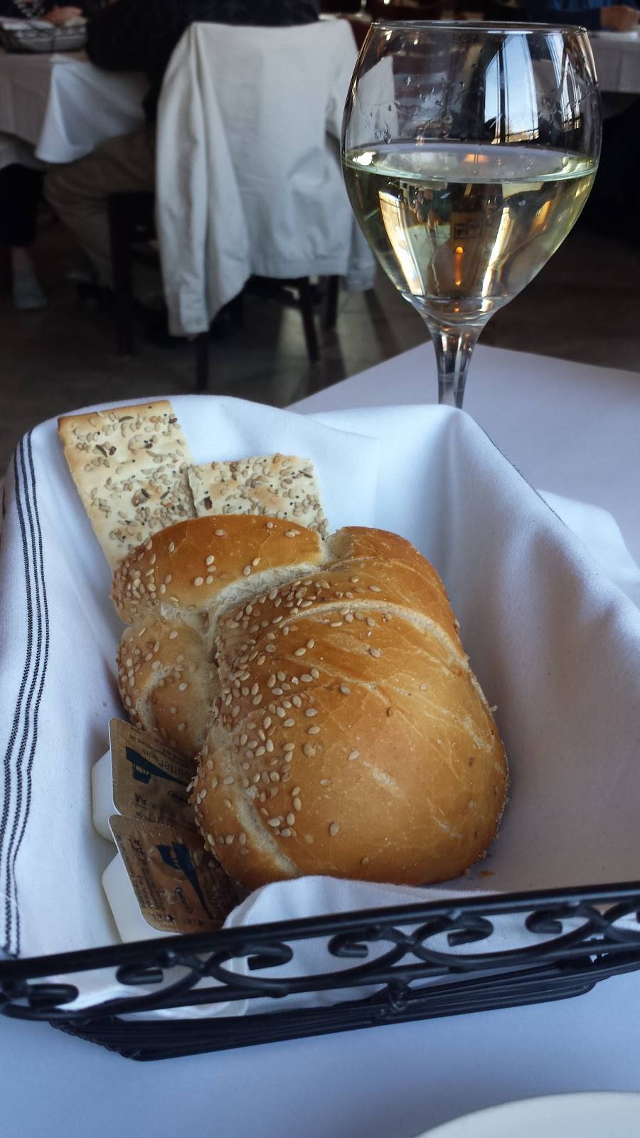 The RoadHouse | restaurant | 1400 Clove Rd, Staten Island, NY 10301, USA | 7184470033 OR +1 718-447-0033