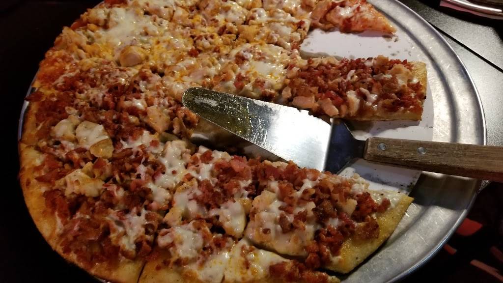 Cagneys Pizza King | restaurant | 33 E Broadway St, Shelbyville, IN 46176, USA | 3173924677 OR +1 317-392-4677
