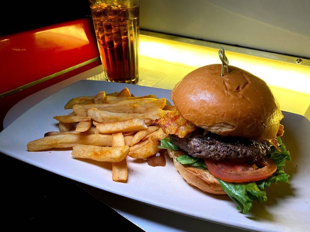 Sci-Fi Dine-In Theater Restaurant | restaurant | 351 South Studio Dr N, Orlando, FL 32830, USA | 4079393463 OR +1 407-939-3463