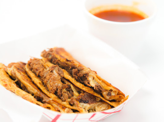 Platillos Gómez "Te la comes" | restaurant | 2725 Budd St, River Grove, IL 60171, USA | 7083056251 OR +1 708-305-6251