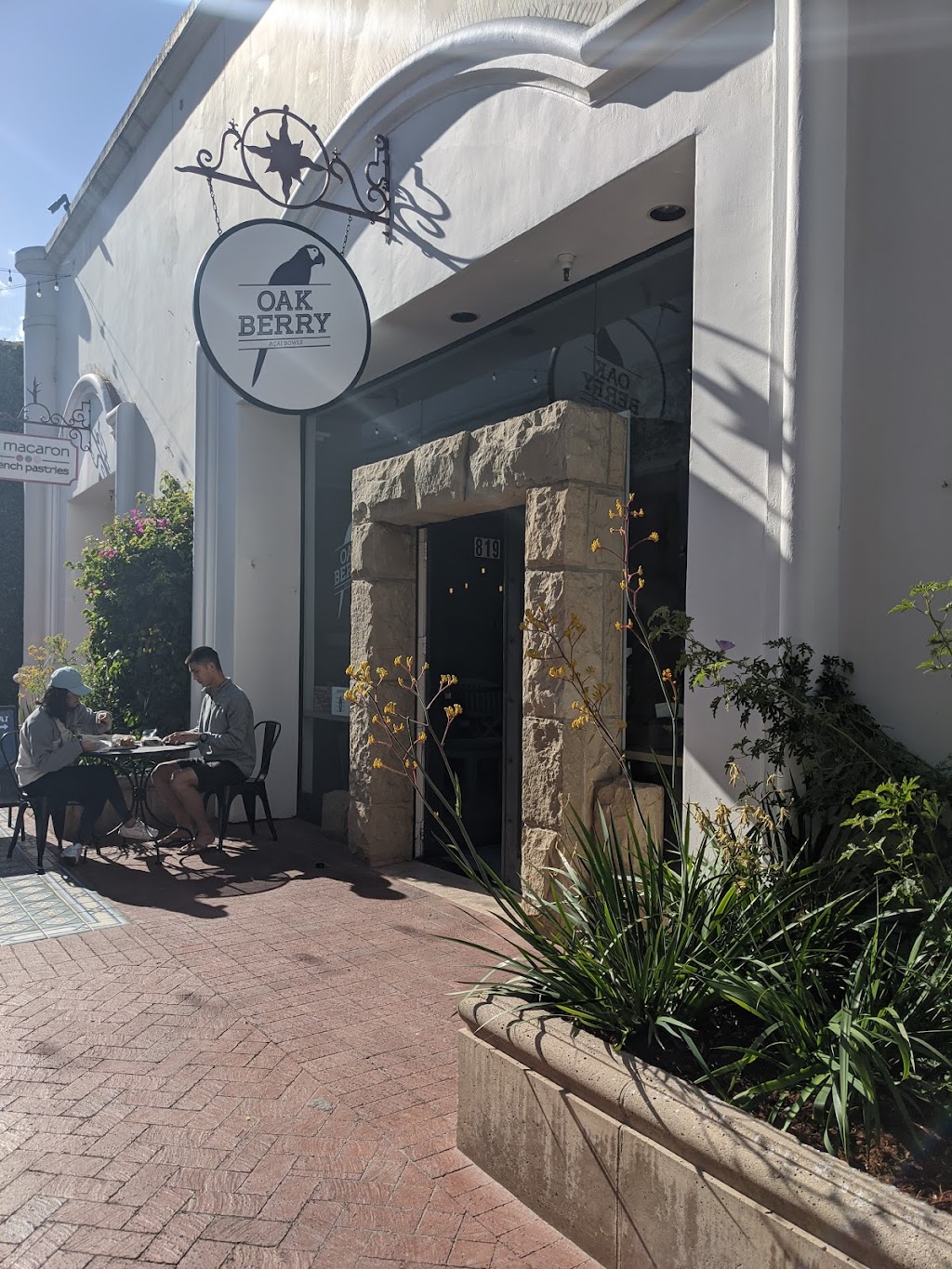Oakberry | restaurant | 819-B State St, Santa Barbara, CA 93101, USA | 8052848540 OR +1 805-284-8540