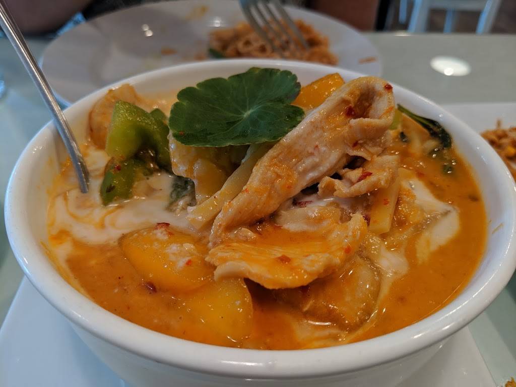 Family Thai Cuisine | restaurant | 9601 Mickelberry Rd NW #111, Silverdale, WA 98383, USA | 3606983663 OR +1 360-698-3663