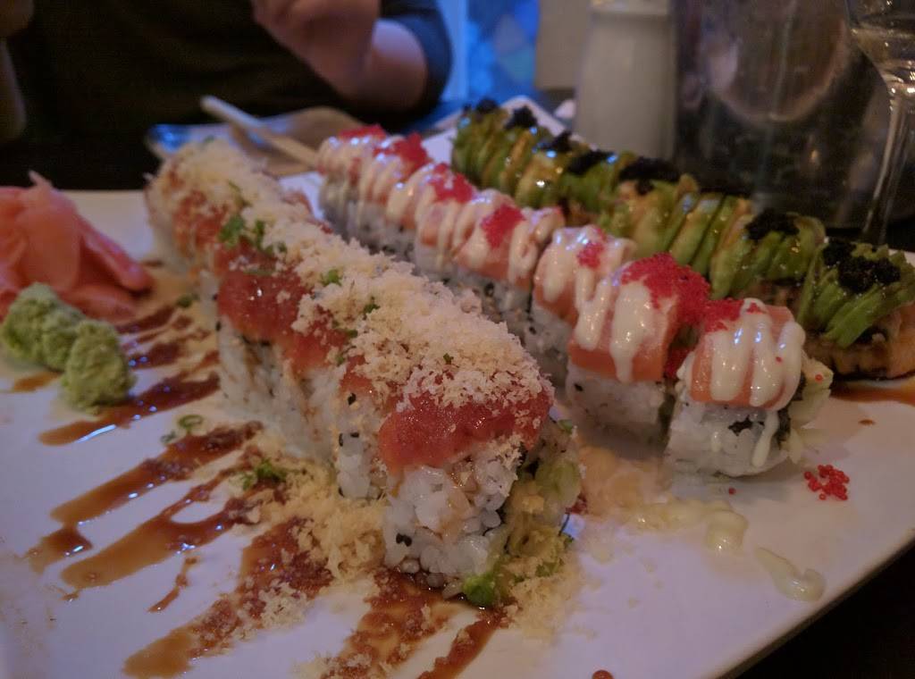 Diva Thai & Sushi Bar | restaurant | 3542 N Halsted St, Chicago, IL 60657, USA | 7738570571 OR +1 773-857-0571