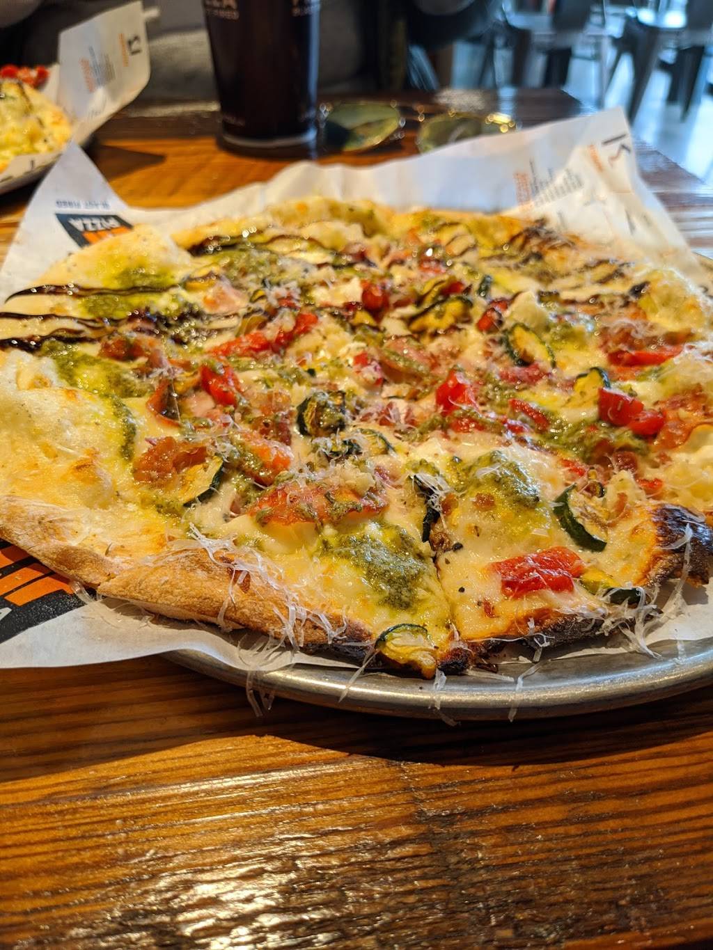 LIT Pizza | restaurant | 14601 Airline Hwy #101, Gonzales, LA 70737, USA | 2254024445 OR +1 225-402-4445