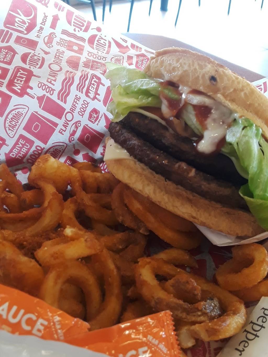 Jack in the Box | restaurant | 1310 E Yosemite Ave, Manteca, CA 95336, USA | 2098245359 OR +1 209-824-5359