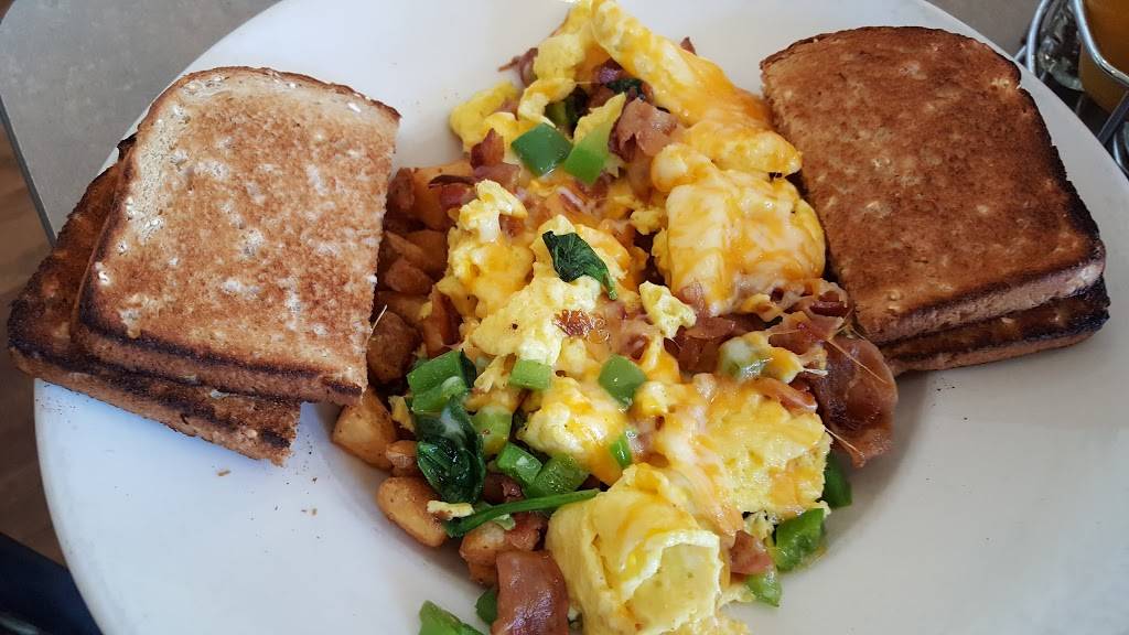 Headquarters Bar & Grill | restaurant | 101 Concord Dr, Oregon, WI 53575, USA | 6082910750 OR +1 608-291-0750