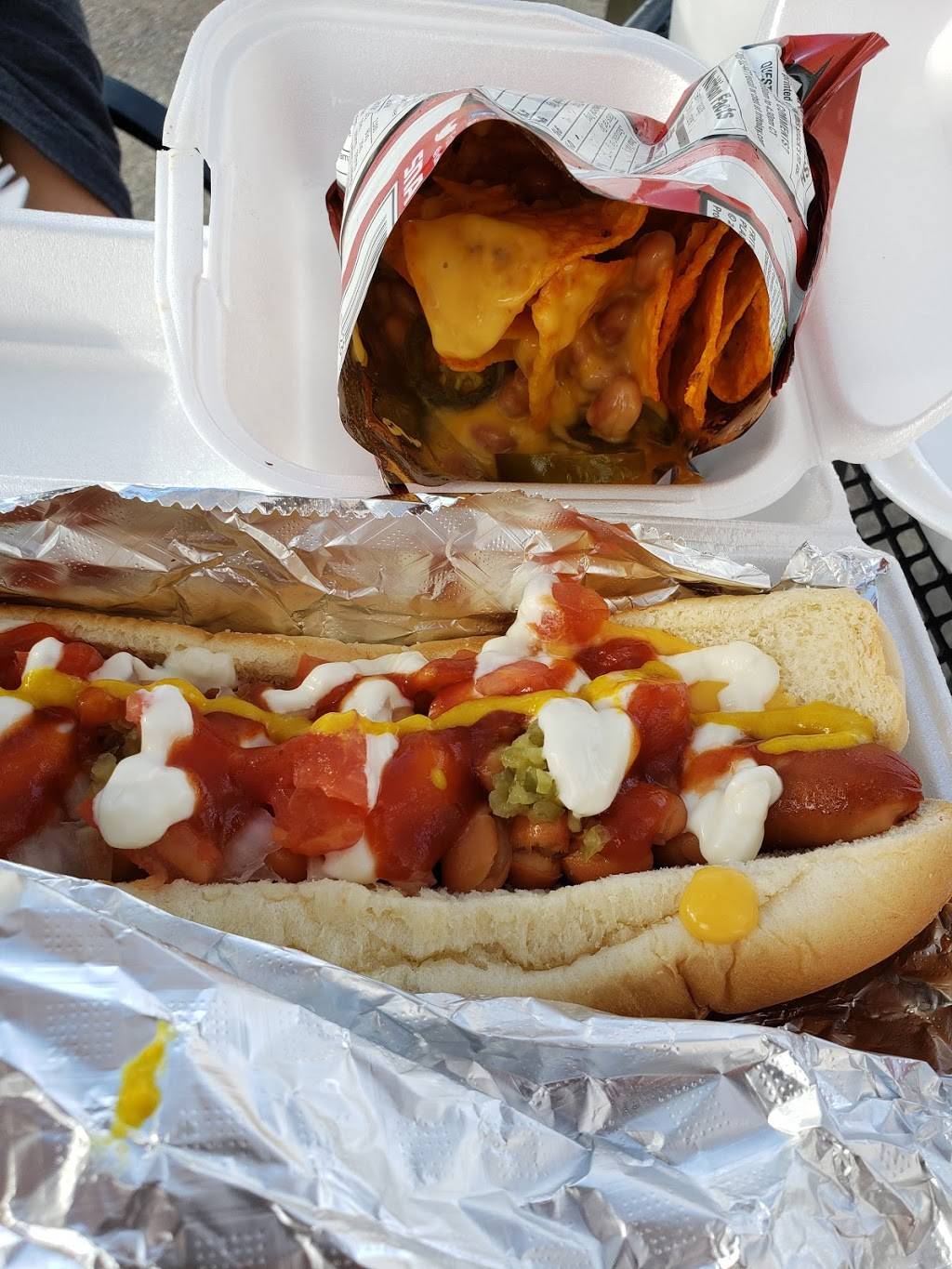 Doggos - Tacos Burritos Juarez Hot Dogs Tortas | meal takeaway | 3333 N Mesa St b, El Paso, TX 79902, USA | 9157101709 OR +1 915-710-1709