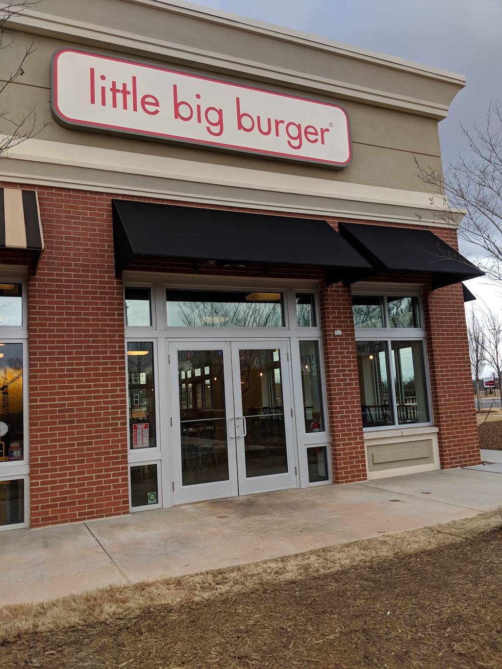 Little Big Burger - Prosperity Village | restaurant | 10012 Benfield Rd, Charlotte, NC 28269, USA | 7042745532 OR +1 704-274-5532