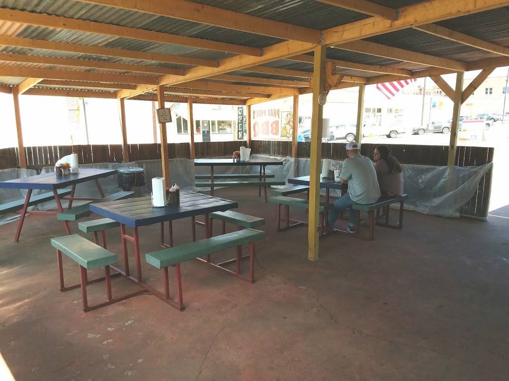 Phat Phils BBQ | restaurant | 1343 S Church St, Paris, TX 75460, USA | 9037829545 OR +1 903-782-9545