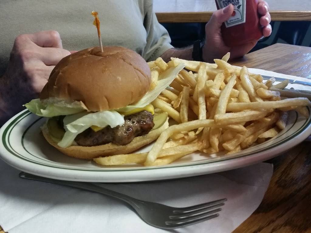 The Corner Bar & Grill | restaurant | 4492 N 4th St, Dubois, IN 47527, USA | 8126782491 OR +1 812-678-2491