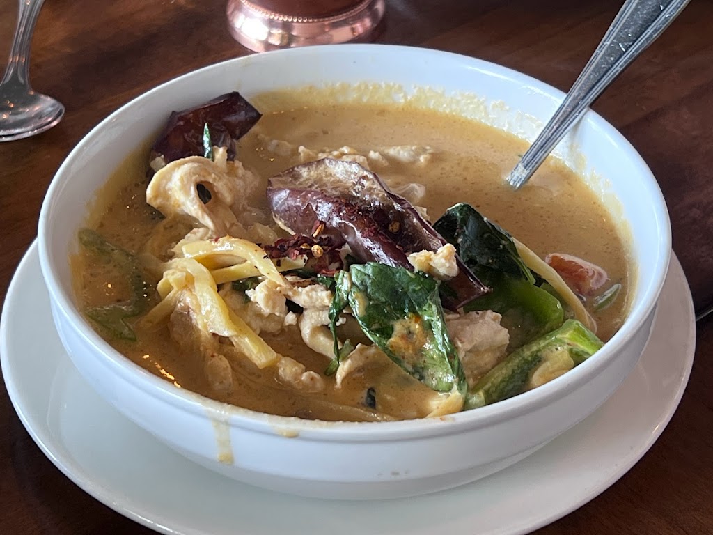 Kin Khao Thai Eatery | restaurant | 1270 Front St ste c, Crescent City, CA 95531, USA | 7074606611 OR +1 707-460-6611