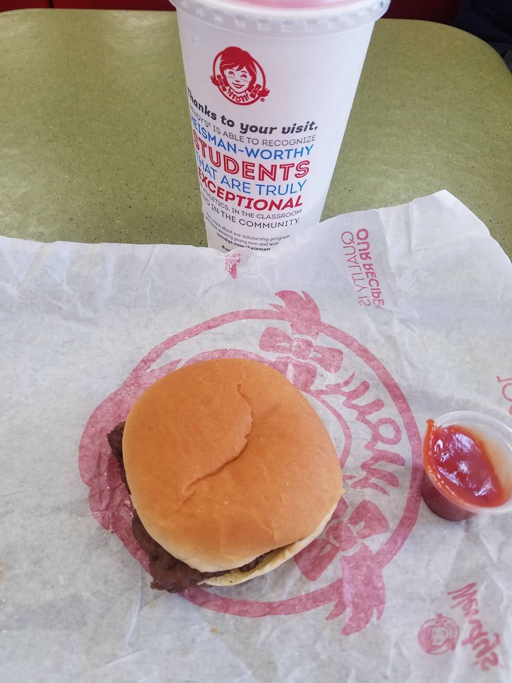 Wendys | restaurant | 2760 Muegge Rd, St Charles, MO 63303, USA | 6364475946 OR +1 636-447-5946