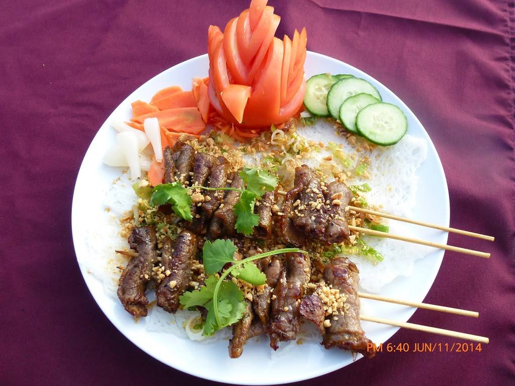 Pho Maxia | restaurant | 817 Carman Ave, Westbury, NY 11590, USA | 5164141738 OR +1 516-414-1738