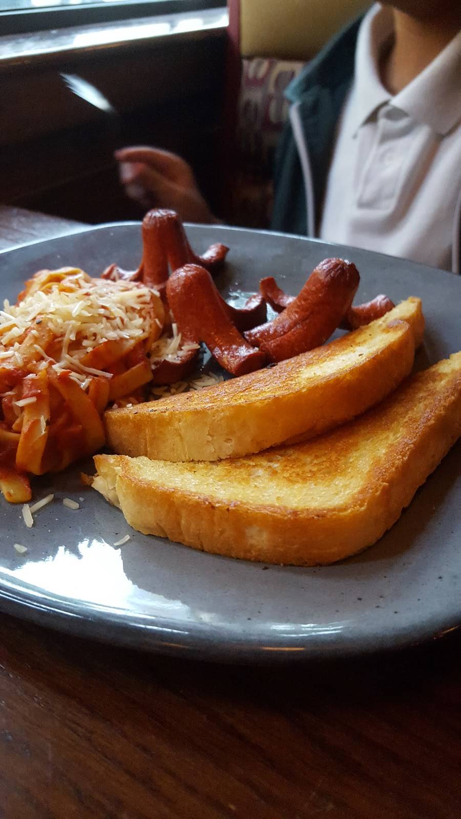 Chilis | restaurant | Boulevard Manuel J. Clouthier 16702, Río Tijuana 3a. Etapa, Rio Tijuana 3ra Etapa, 22226 Tijuana, B.C., Mexico | 016646250869 OR +52 664 625 0869