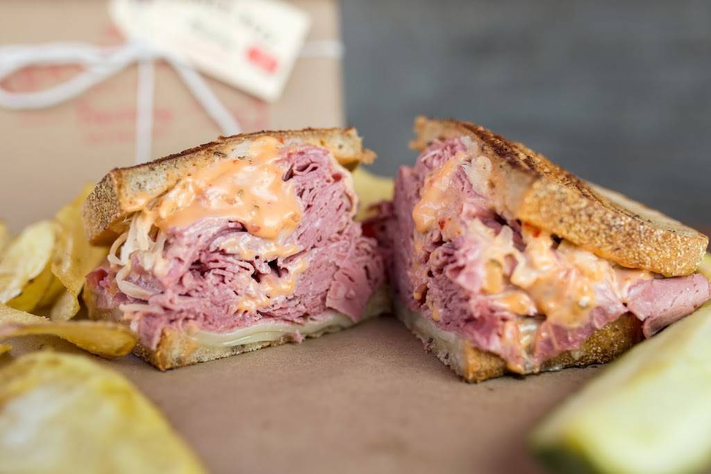 The Corned Beef Factory Sandwich Shop | restaurant | 1016 W Lake St, Chicago, IL 60607, USA | 3126662536 OR +1 312-666-2536