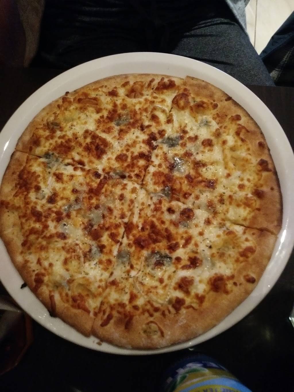 Le Feu De Bois | restaurant | 1126 Boulevard de Sainte-Adèle, Sainte-Adèle, QC J8B 0K2, Canada | 4502290200 OR +1 450-229-0200