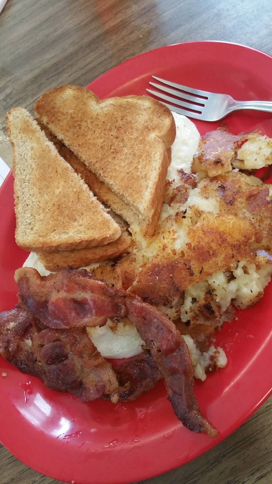 Tinas Diner | restaurant | 4315 Madison St, Roseville, OH 43777, USA | 7408492655 OR +1 740-849-2655