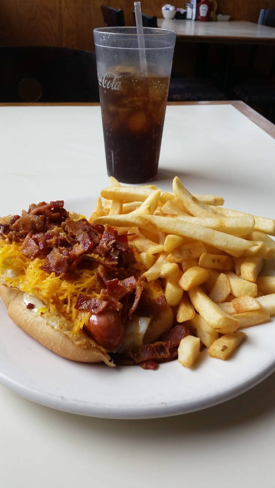 Crossroads Grill and Bar | restaurant | 154 S Main St, Leslie, MI 49251, USA | 5175895895 OR +1 517-589-5895