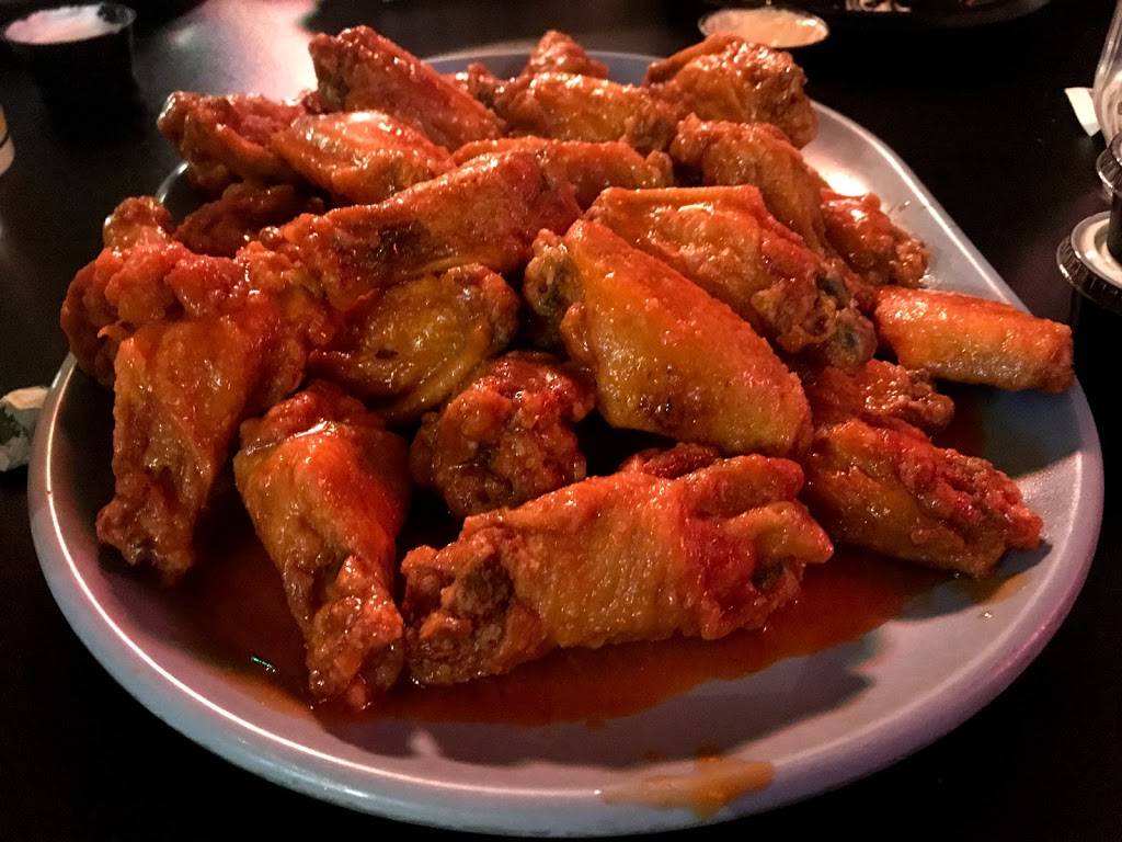 CJs In Tiger Country | restaurant | 704 E Broadway, Columbia, MO 65201, USA | 5734427777 OR +1 573-442-7777