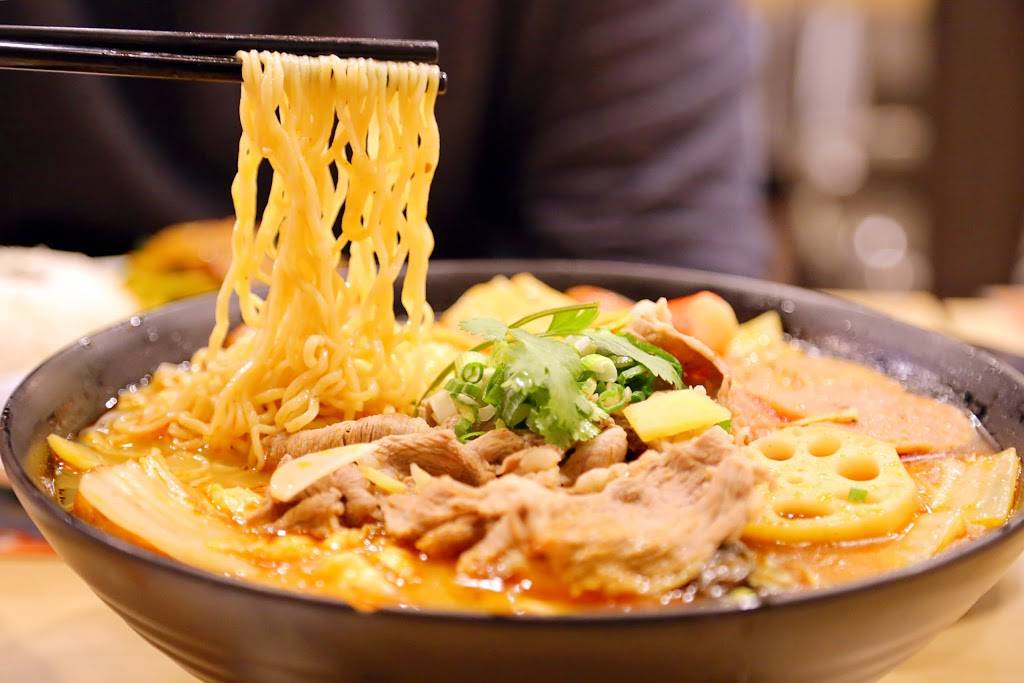 Street Party | restaurant | 1039 E Valley Blvd B103, San Gabriel, CA 91776, USA | 6268025985 OR +1 626-802-5985