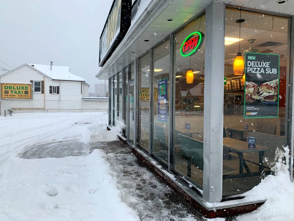 Subway | restaurant | 102 Bayfield St #3, Barrie, ON L4M 4V1, Canada | 7057375515 OR +1 705-737-5515