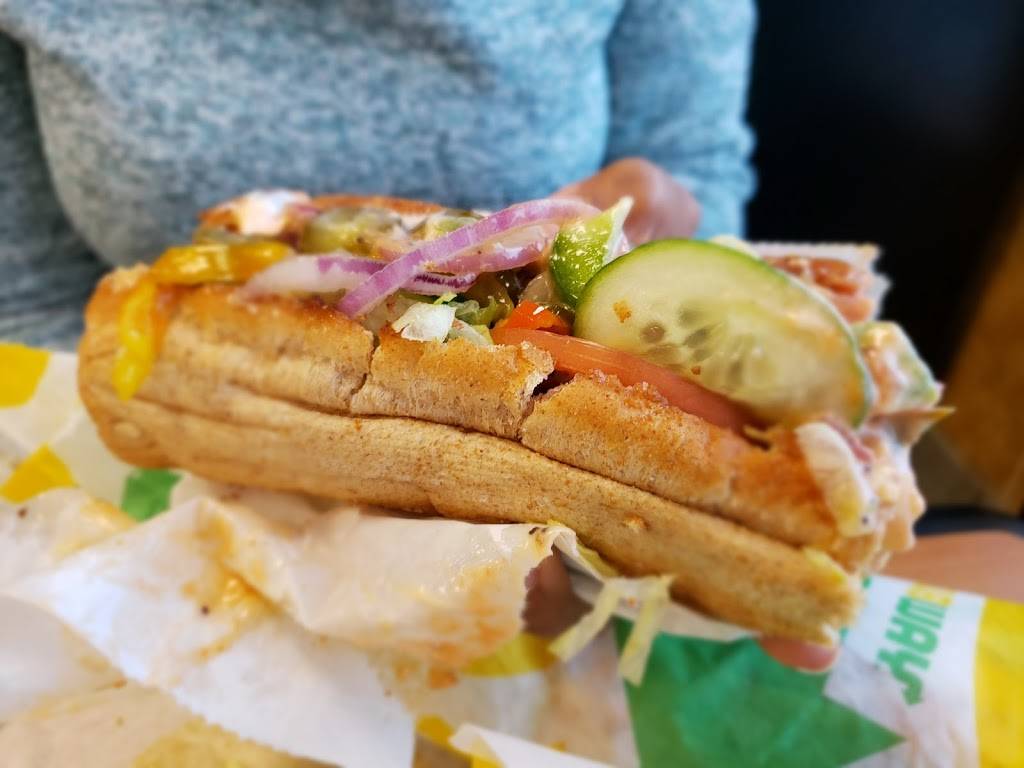 Subway | restaurant | Hurontario Street, 11670 Brinkley Dr Unit 7, Brampton, ON L7A 1R2, Canada | 9058462455 OR +1 905-846-2455
