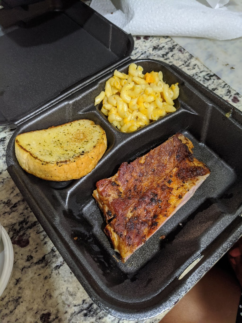 Holy Hog Barbeque | restaurant | 207 N Hiatus Rd, Pembroke Pines, FL 33026, USA | 9542513940 OR +1 954-251-3940