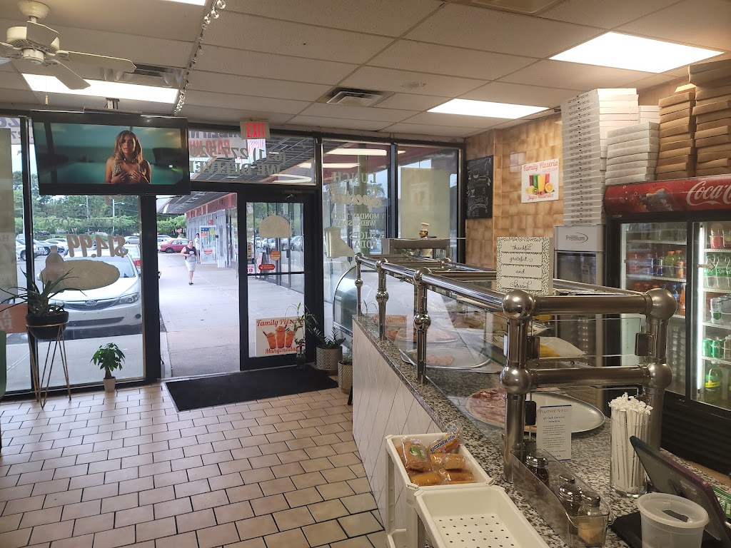 Family Pizzeria | restaurant | 743 Commack Rd, Brentwood, NY 11717, USA | 6312775264 OR +1 631-277-5264