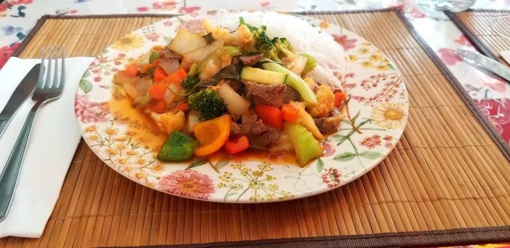 Restaurant Délices Thaï | restaurant | 1887 Boulevard Pie-XI N, Québec, QC G3J 1P4, Canada | 4189159234 OR +1 418-915-9234