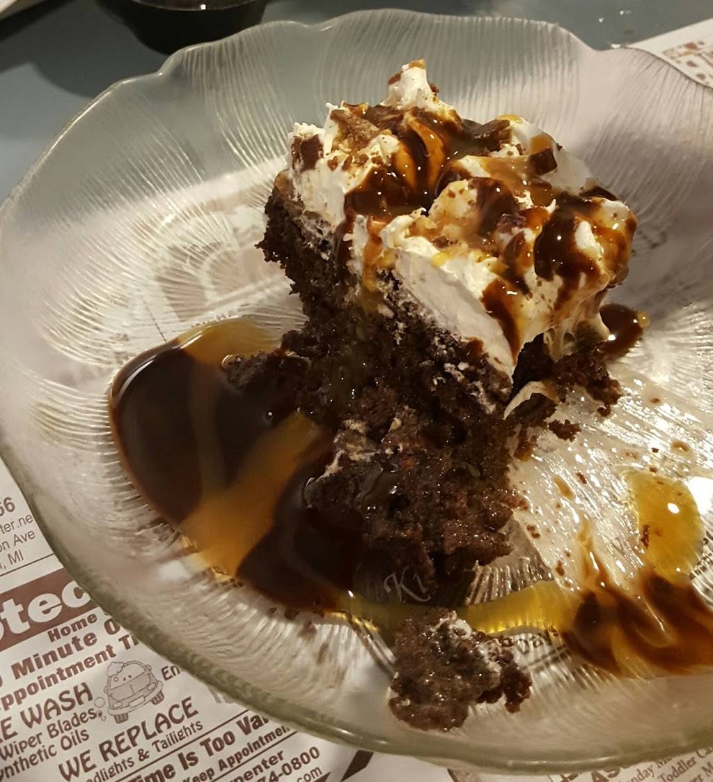 Holiday Kitchen | restaurant | 1605 S Stephenson Ave, Iron Mountain, MI 49801, USA | 9067763287 OR +1 906-776-3287