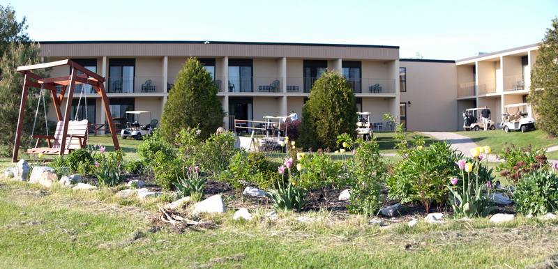 Forest Golf Club and Inn | restaurant | 102 Main Street South, Forest, ON N0N 1J0, Canada | 8888338787 OR +1 888-833-8787