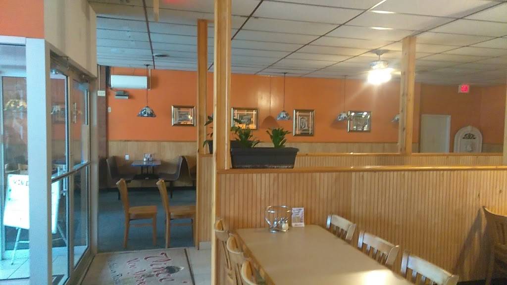Vinces New York Pizza | restaurant | 17520 Virginia Ave, Hagerstown, MD 21740, USA | 3015824400 OR +1 301-582-4400
