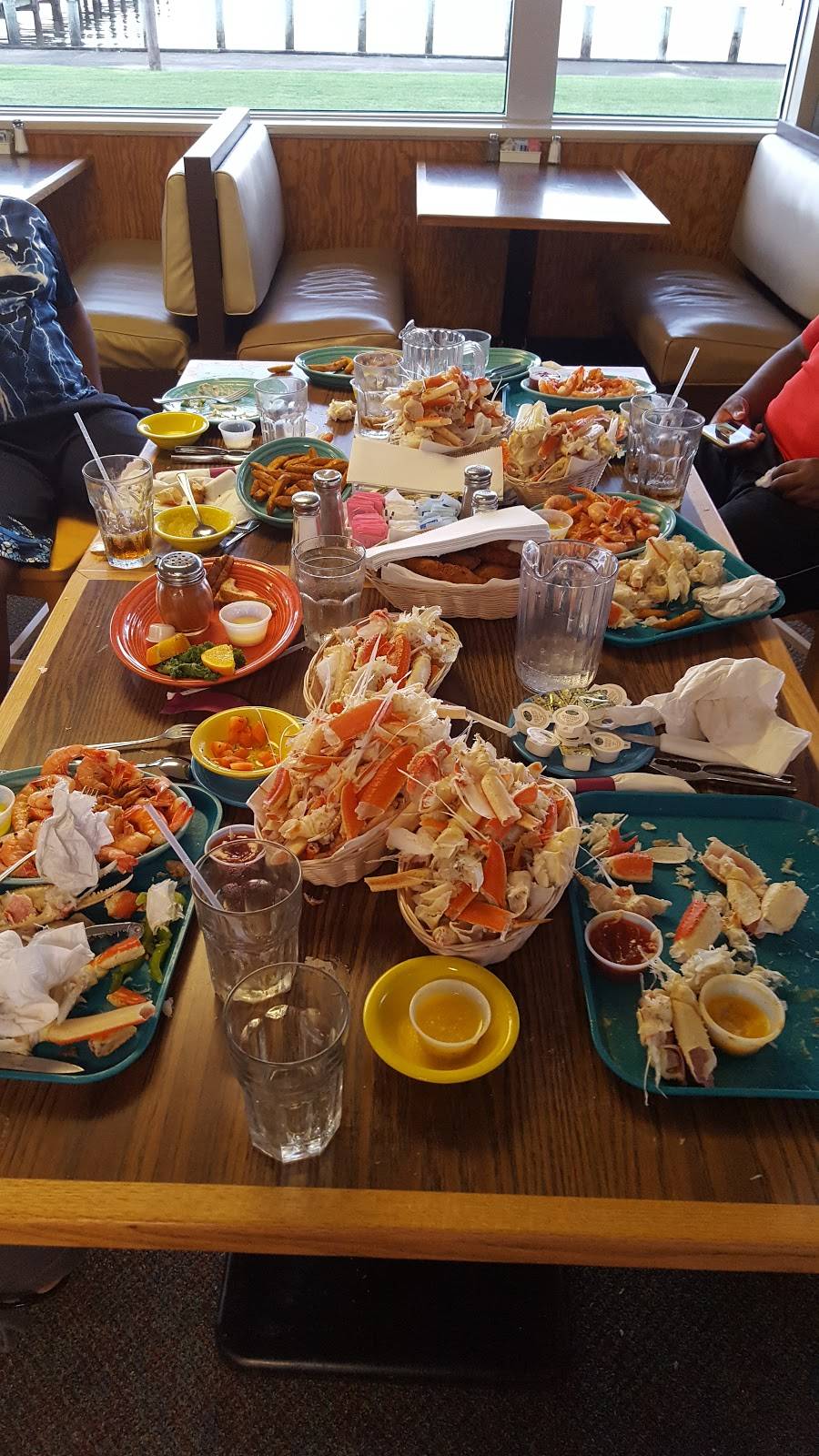 Wilkersons Seafood Restaurant | restaurant | 3900 McKinney Blvd, Colonial Beach, VA 22443, USA | 8042247117 OR +1 804-224-7117