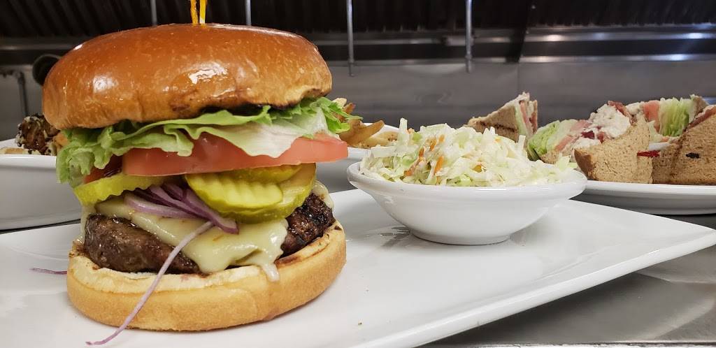 Johnnys Restaurant & Patio Bar | restaurant | 240 Aquidneck Ave, Middletown, RI 02842, USA | 4018472750 OR +1 401-847-2750