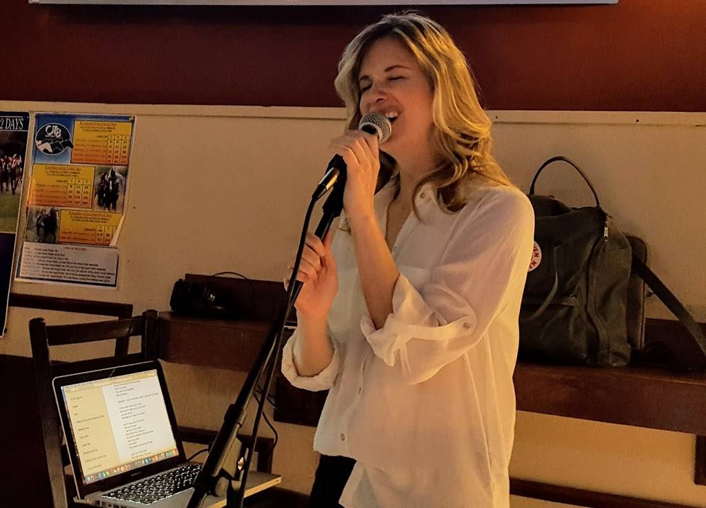 Uncle Chucks | restaurant | 401 Sunrise Hwy, West Islip, NY 11795, USA | 6314828336 OR +1 631-482-8336