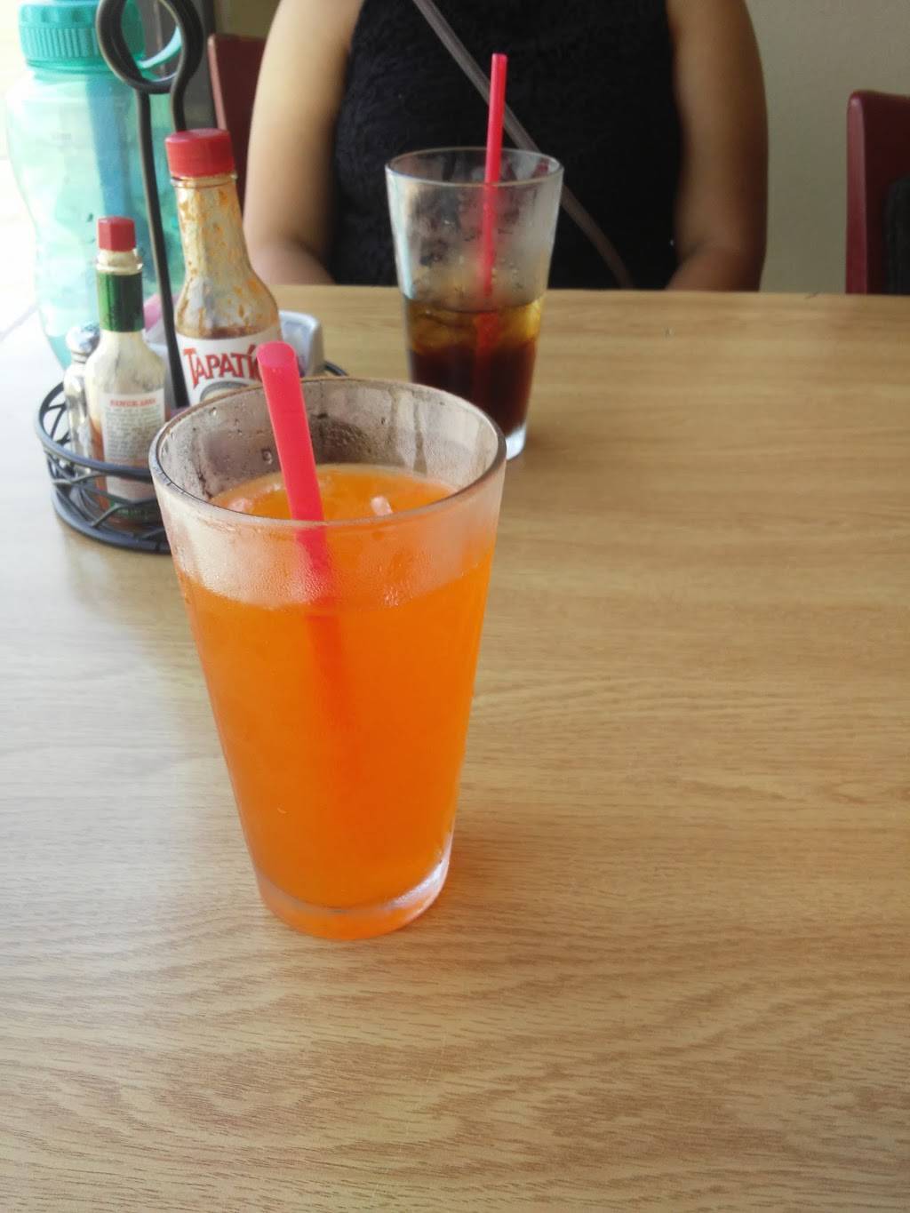 El Salvador Cafe | restaurant | 15680 Village Dr A, Victorville, CA 92394, USA | 7602454104 OR +1 760-245-4104