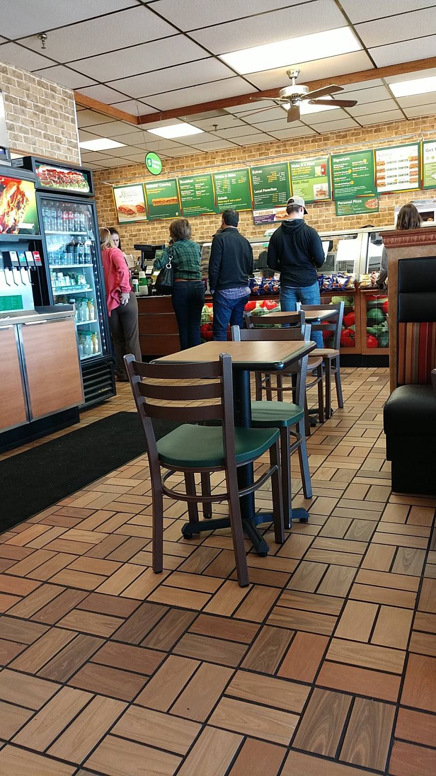 Subway | restaurant | 707 S Gloster St, Tupelo, MS 38801, USA | 6628424767 OR +1 662-842-4767