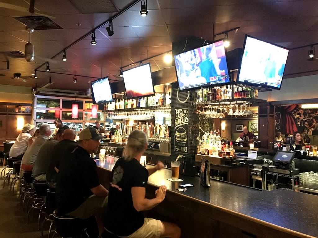 Bar Louie | night club | 1117 Woodruff Rd Suite A, Greenville, SC 29607, USA | 8644044140 OR +1 864-404-4140