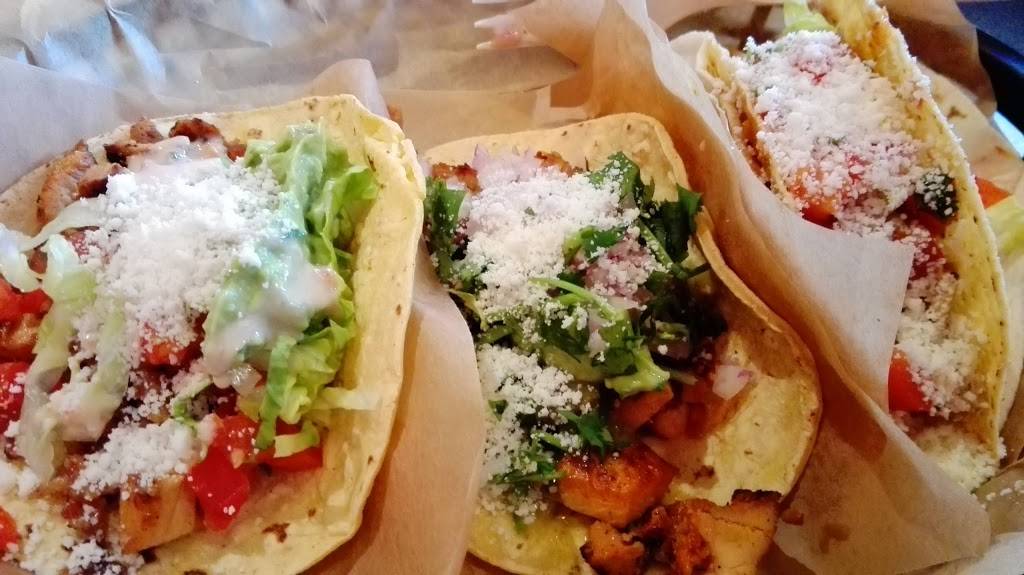 QDOBA Mexican Eats | restaurant | 61-40 188th St, Fresh Meadows, NY 11365, USA | 7184549400 OR +1 718-454-9400