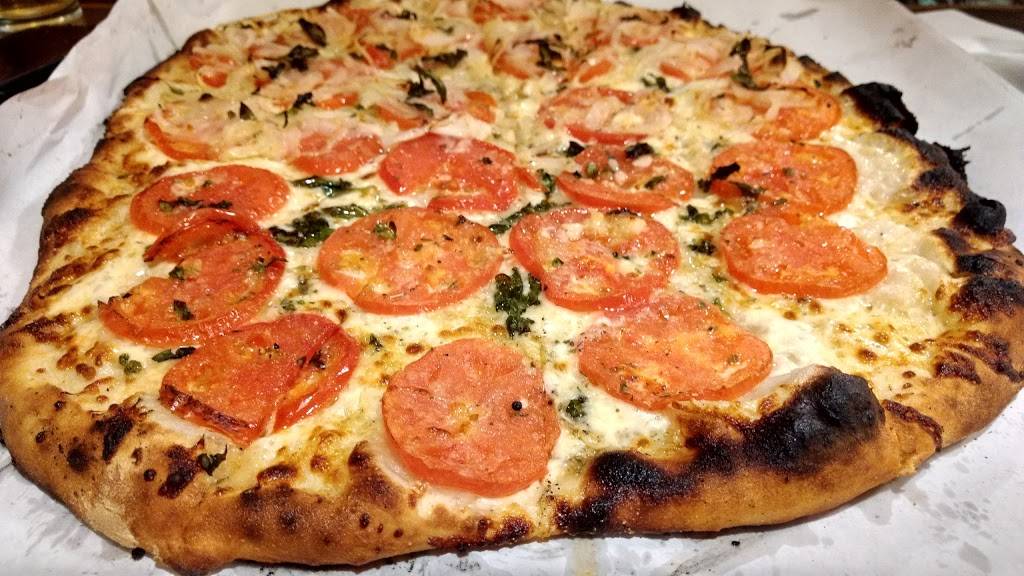 Sallys Apizza | restaurant | 237 Wooster St, New Haven, CT 06511, USA | 2036245271 OR +1 203-624-5271